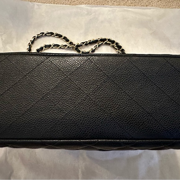 AUTHENTIC CHANEL CAVIAR LEATHER SINGLE FLAP BLACK AND GOLD HARDWARE MAXI EXCEL - Picture 6 of 12